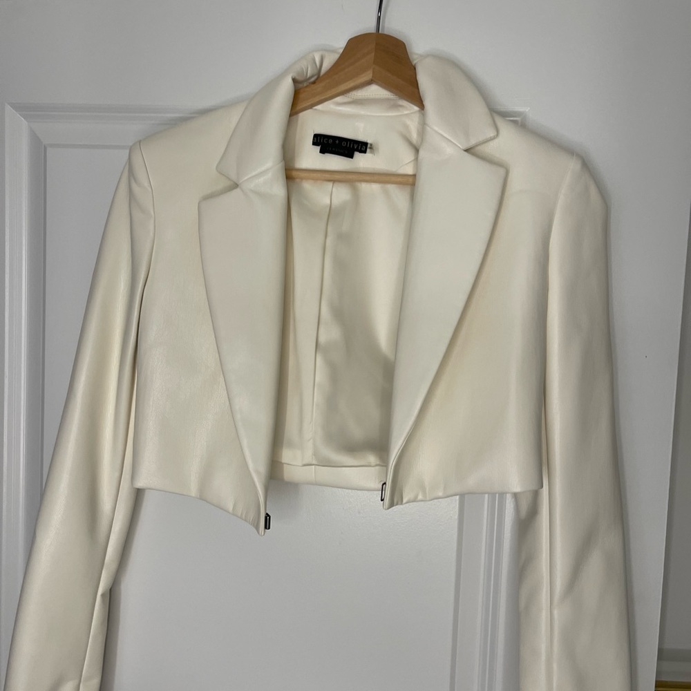 Alice + Olivia Ivory Cropped Blazer